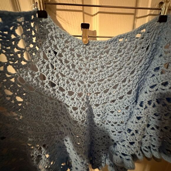 Vintage Hand Crochet Boho style Ruffled Shawl - Baby Blue - Picture 4 of 5